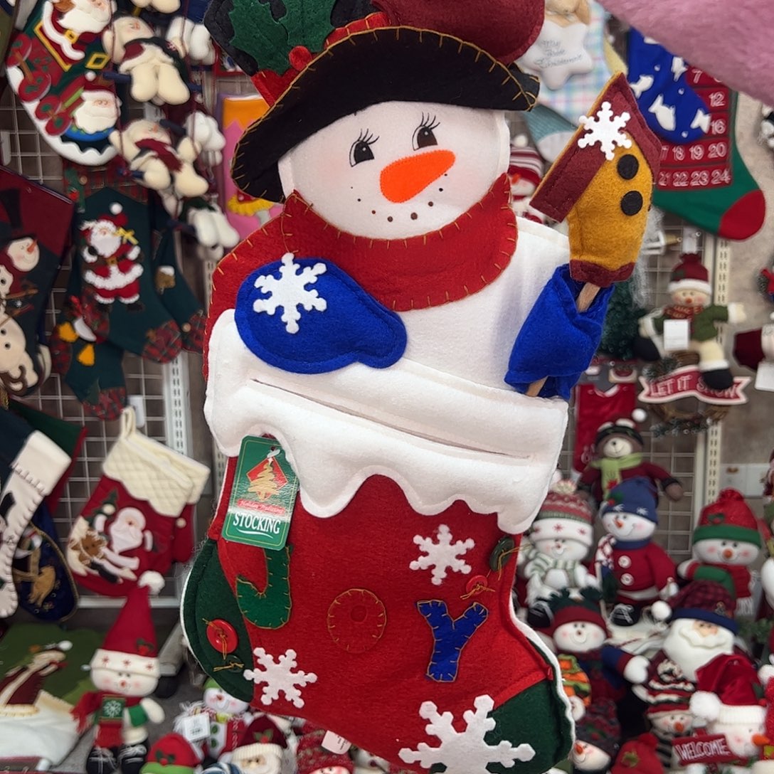 毛绒高帽雪人抱枕可以收纳放东西