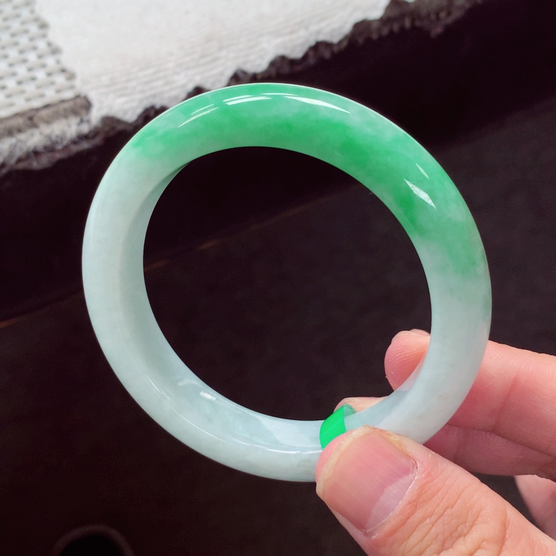 翡翠未镶嵌手镯缅甸