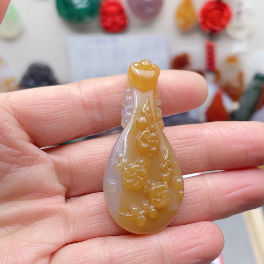 玛瑙/玉髓颈饰合金香**?