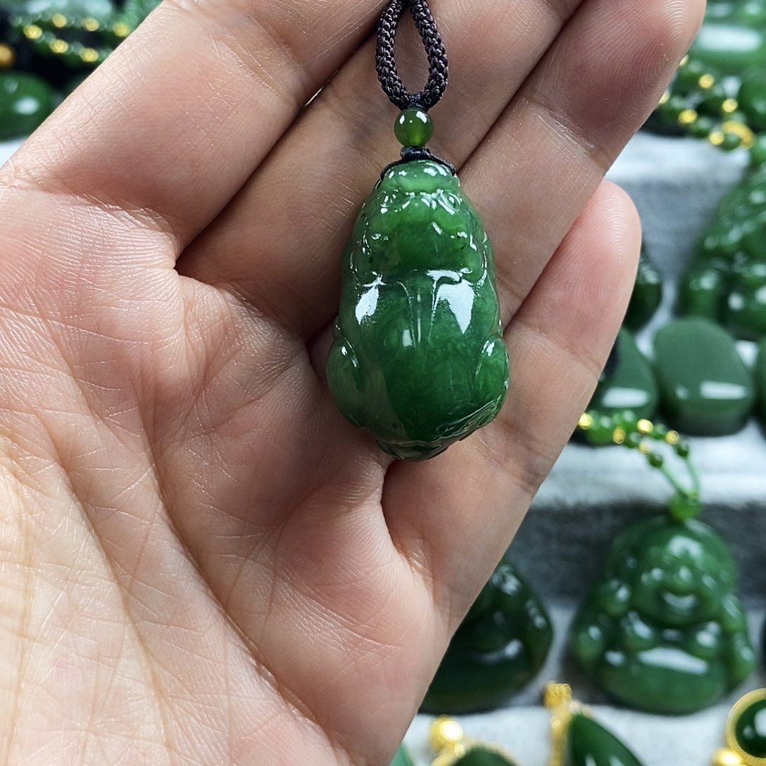 和田玉（碧玉）未镶嵌颈饰