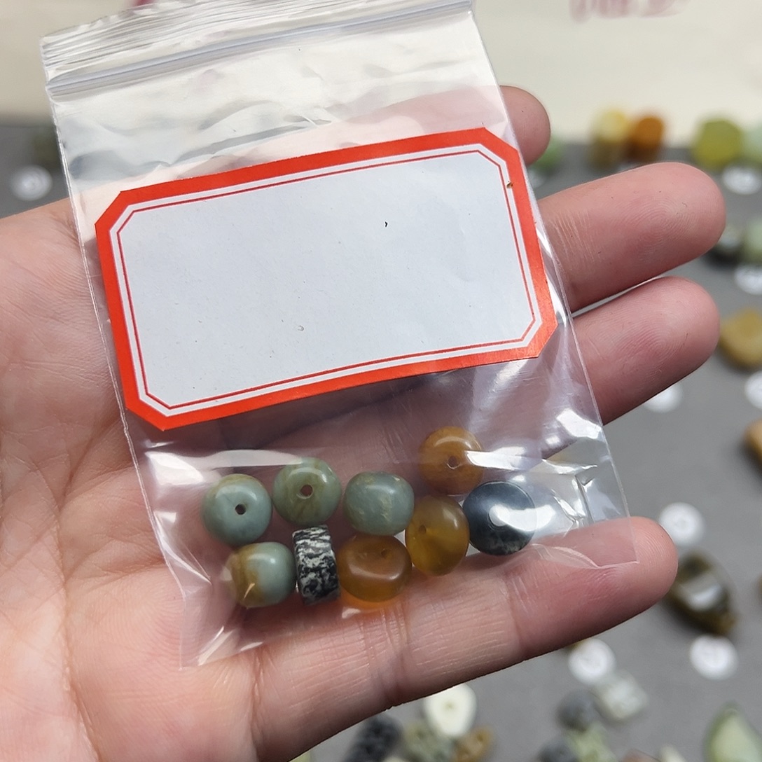 走***处蛇纹石玉未镶嵌配珠