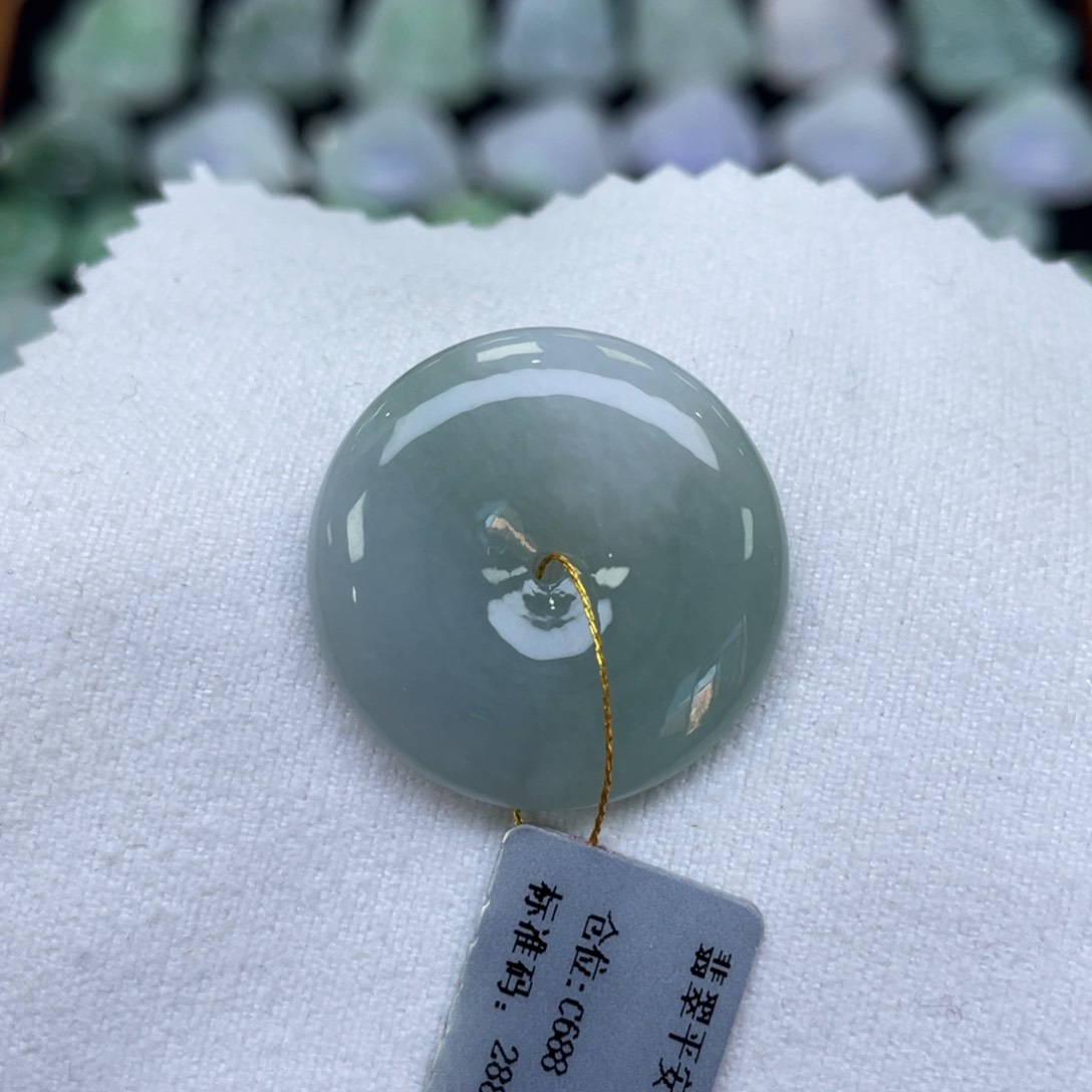 颈饰未镶嵌翡翠平安扣