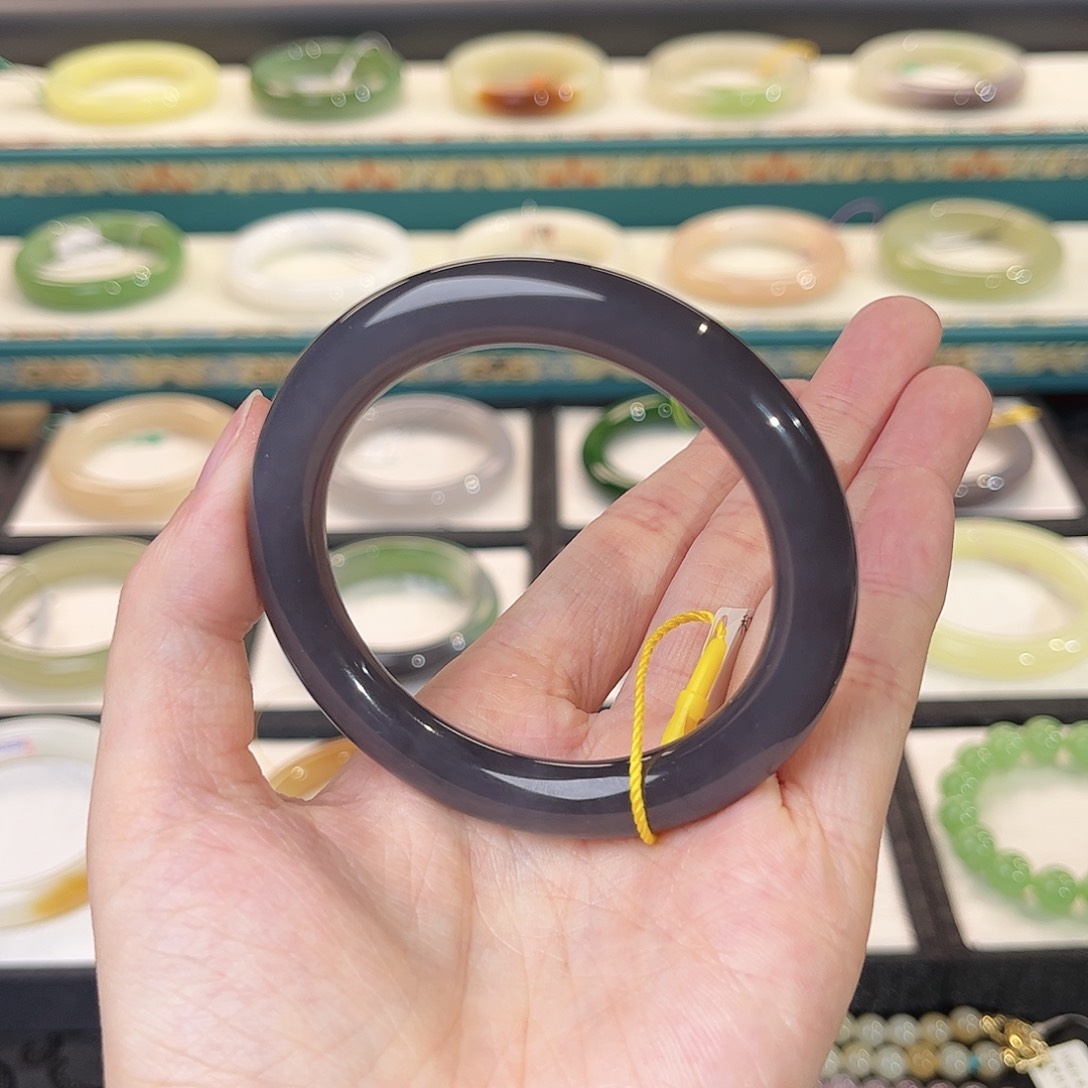 和田玉手镯未镶嵌浓郁酱紫