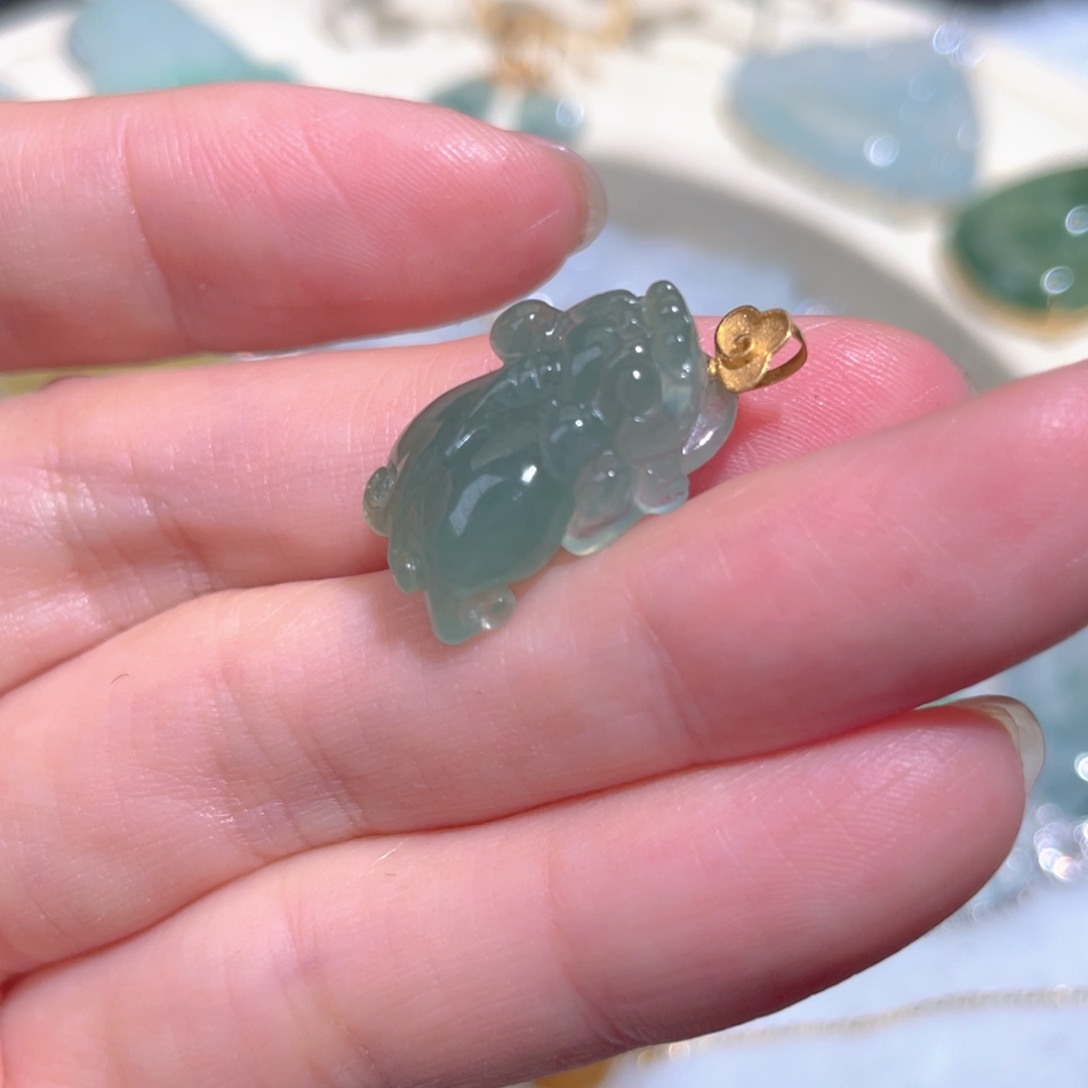 翡翠颈饰18K金镶嵌翡翠