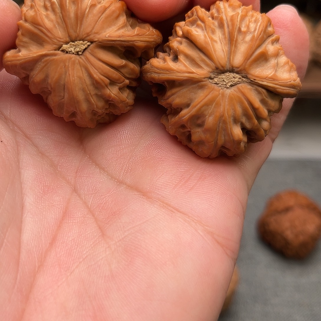 o***e文玩核桃吊坠磨盘