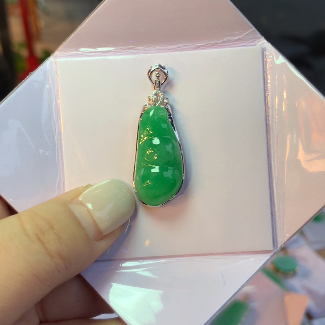 【闪购商品】翡翠颈饰18K金镶嵌?**好福豆