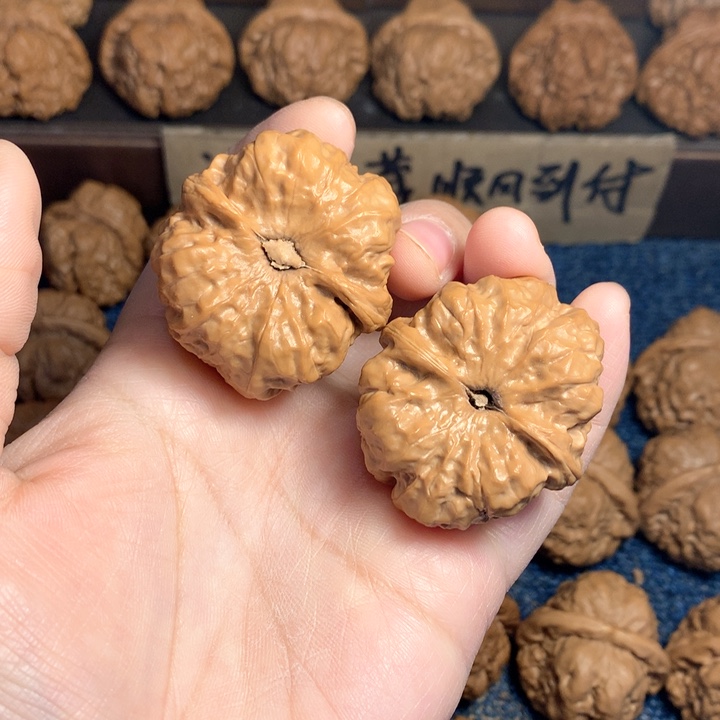 桃核吊坠我****零蛤蟆核桃