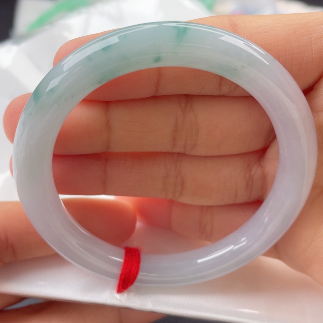 翡翠手镯（圆镯）未镶嵌