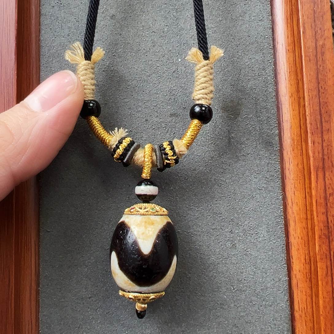 玛瑙/玉髓手串18K金镶嵌刺*头