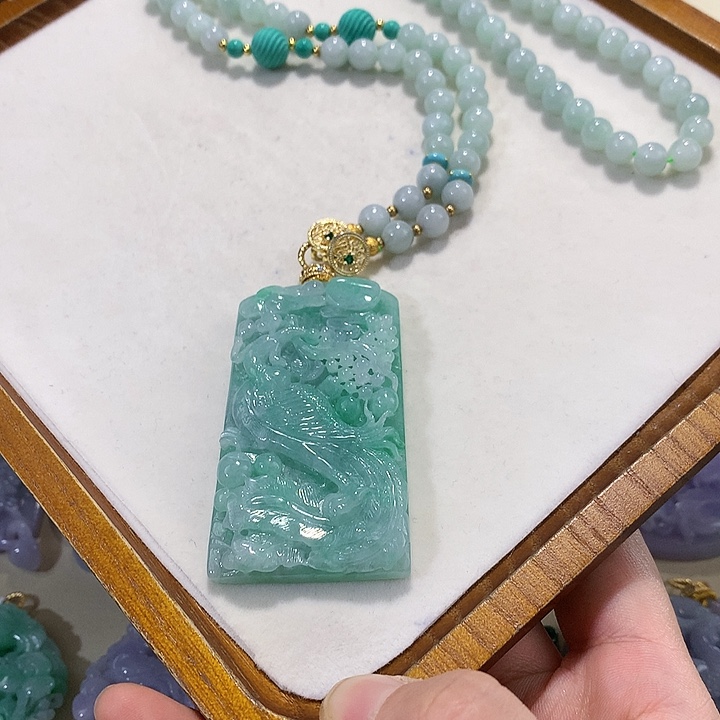 翡翠未镶嵌颈饰翡翠吊坠