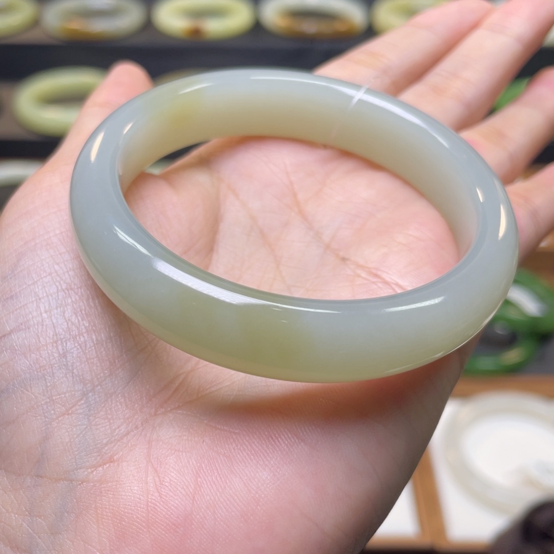 和田玉手镯55未镶嵌