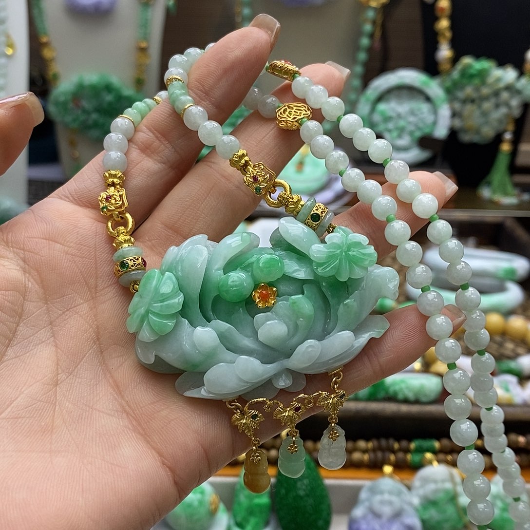 翡翠未镶嵌颈饰天然