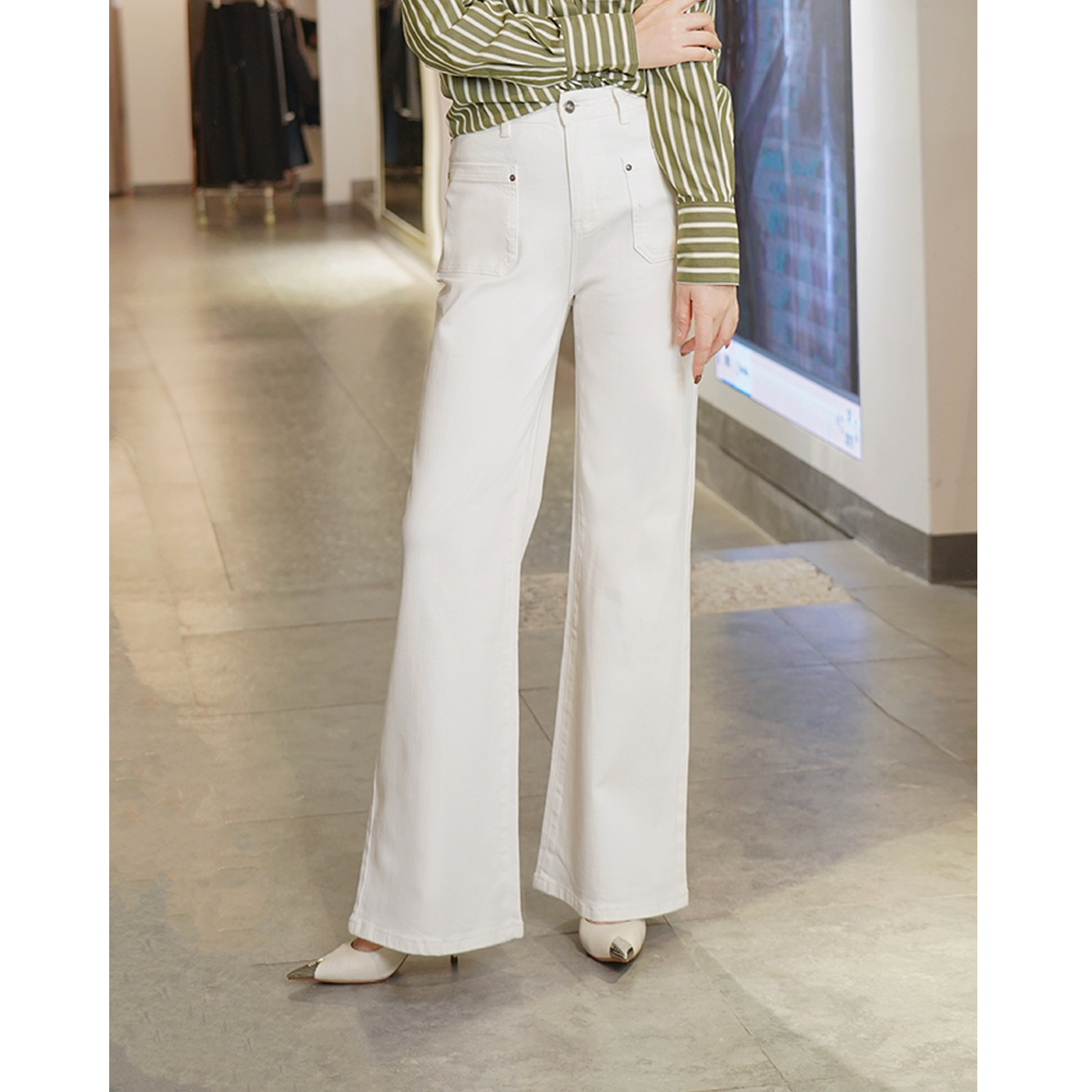 ‘白牛仔’兰精天丝方口袋微喇牛仔裤560722Y