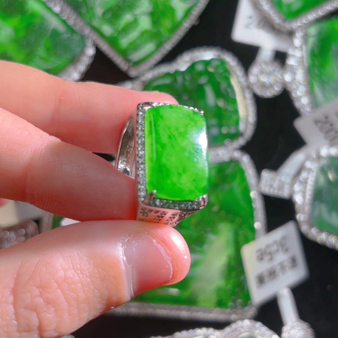 翡翠颈饰银S925镶嵌马鞍