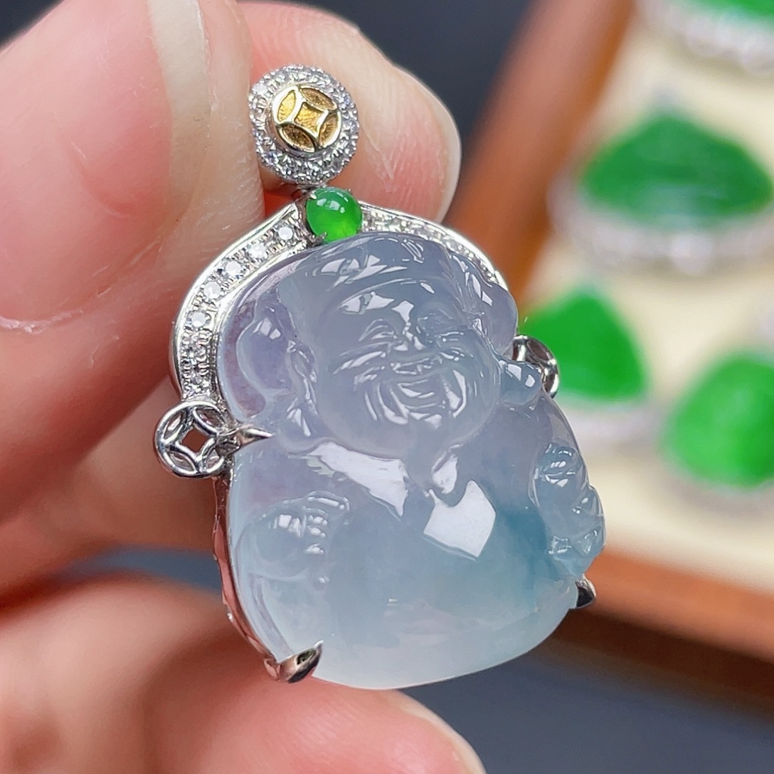 翡翠18K金镶嵌颈饰吊坠