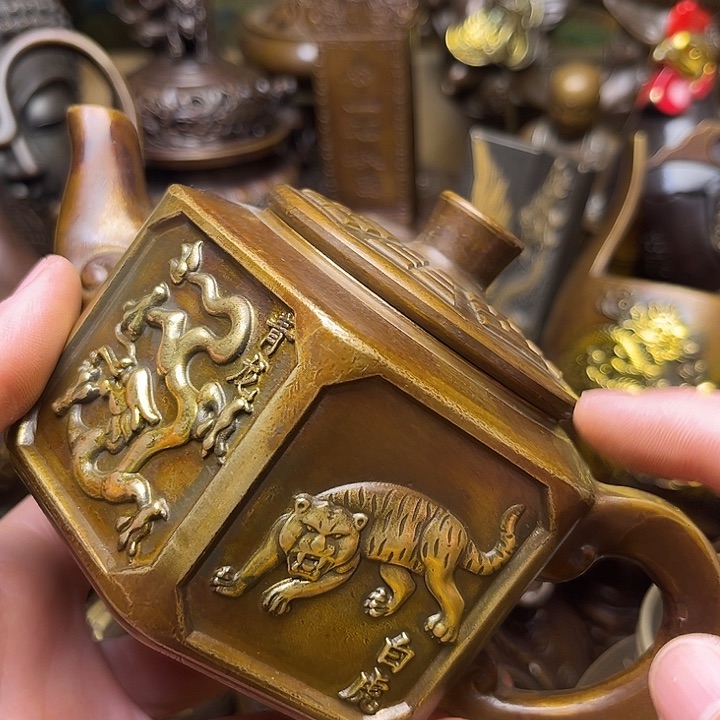 精美铜器批发档口