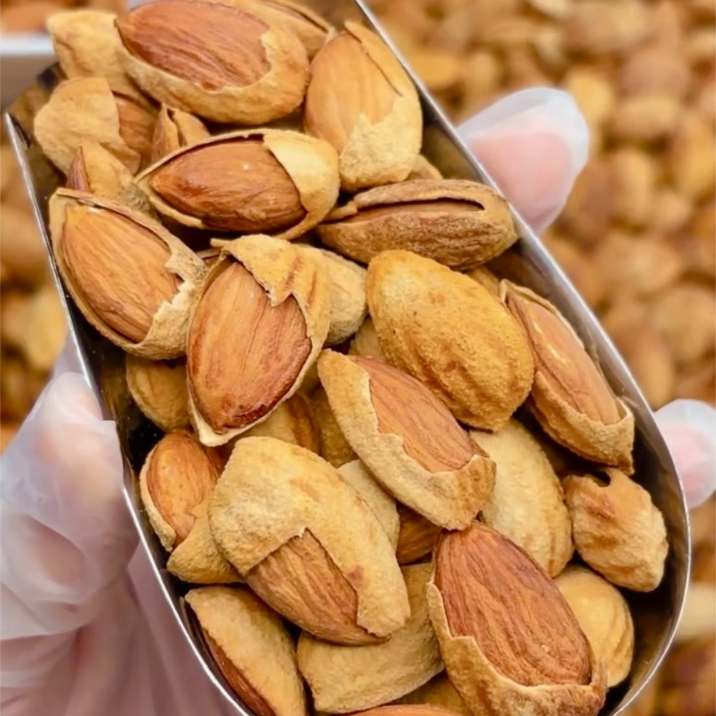 新疆特产纸皮巴旦木薄皮手剥开口坚果零食