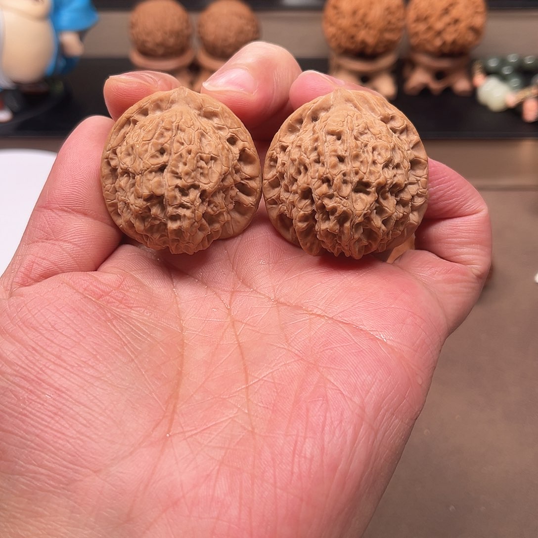 把件桃核41血麒麟核桃