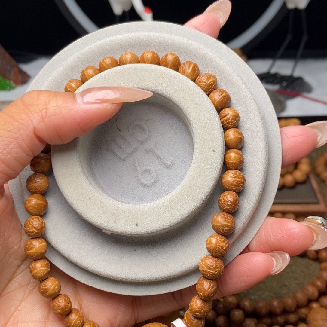 苏***祖吊坠凤眼菩提酸枣核7+手持