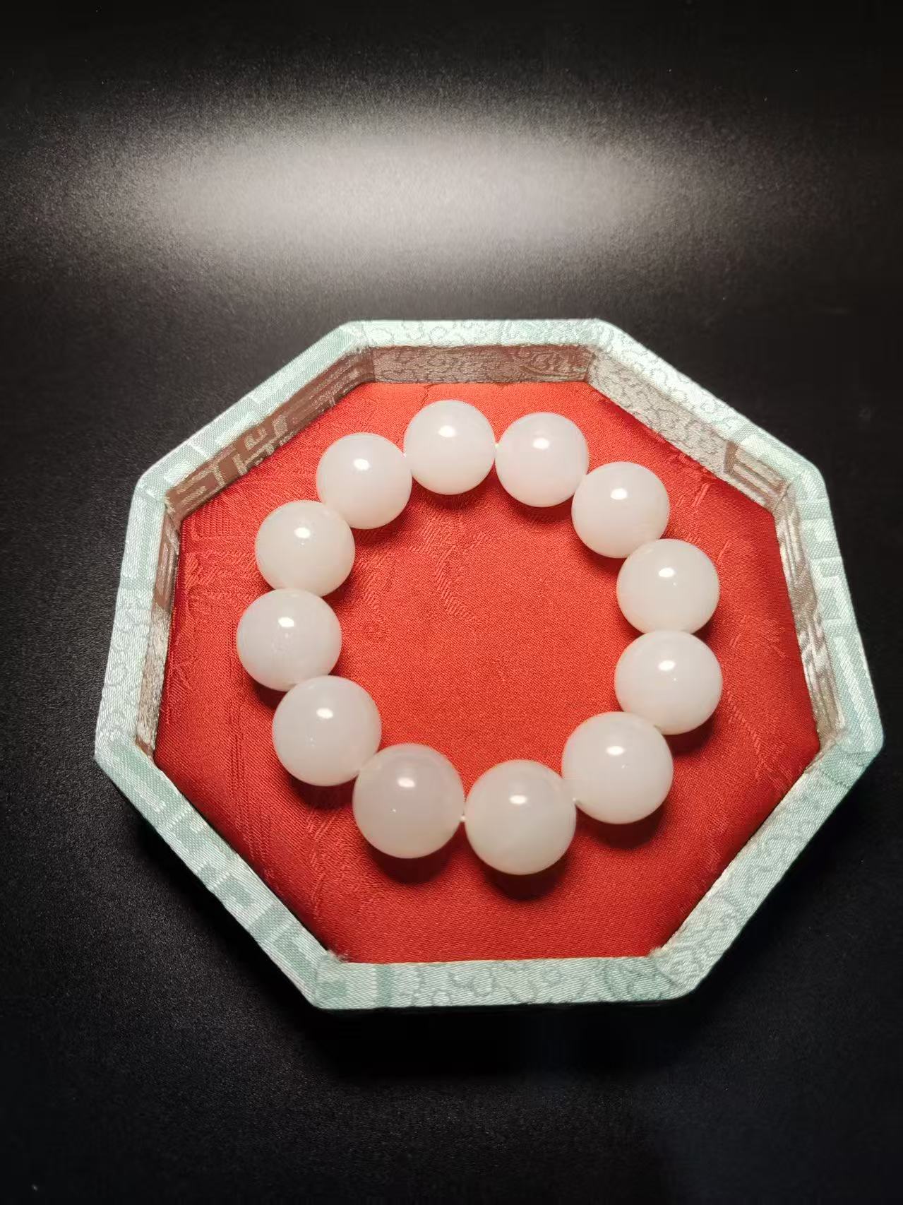 天然白玉大圆珠手串 国风八角锦盒包装 男士大气玉石 手串 精美