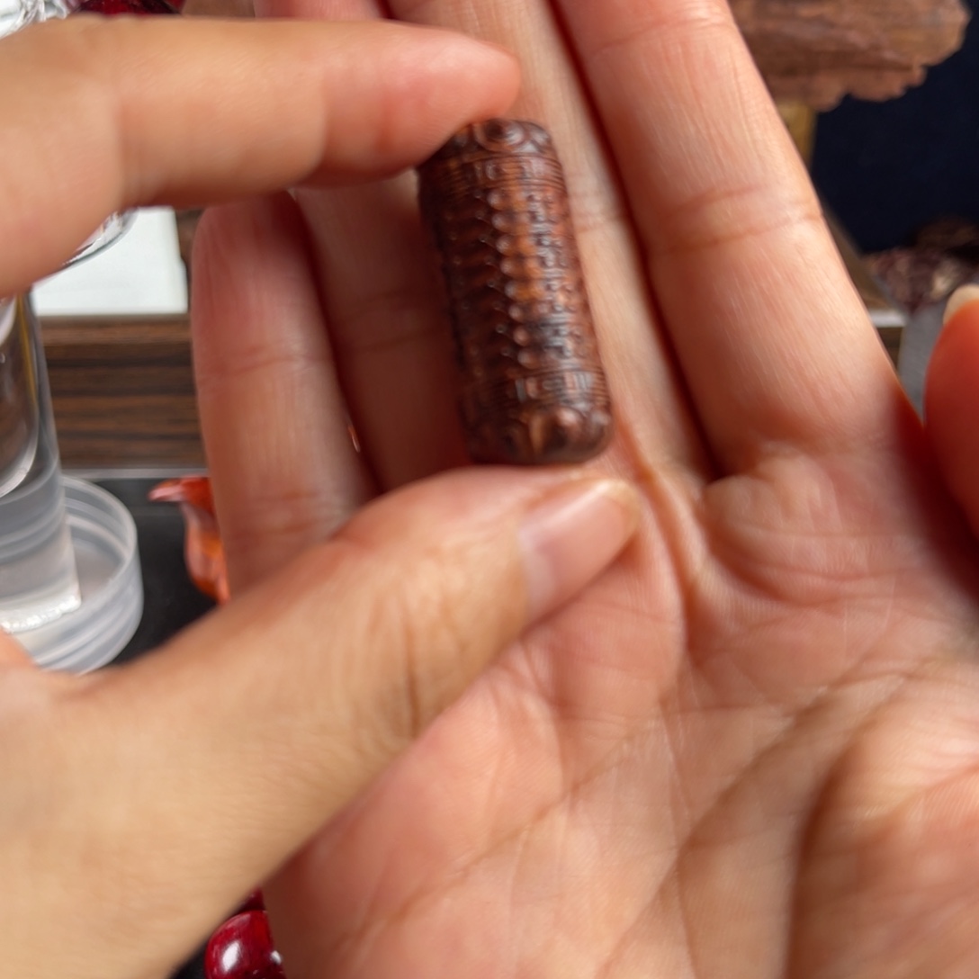 G***乖降真香红降吊坠一个