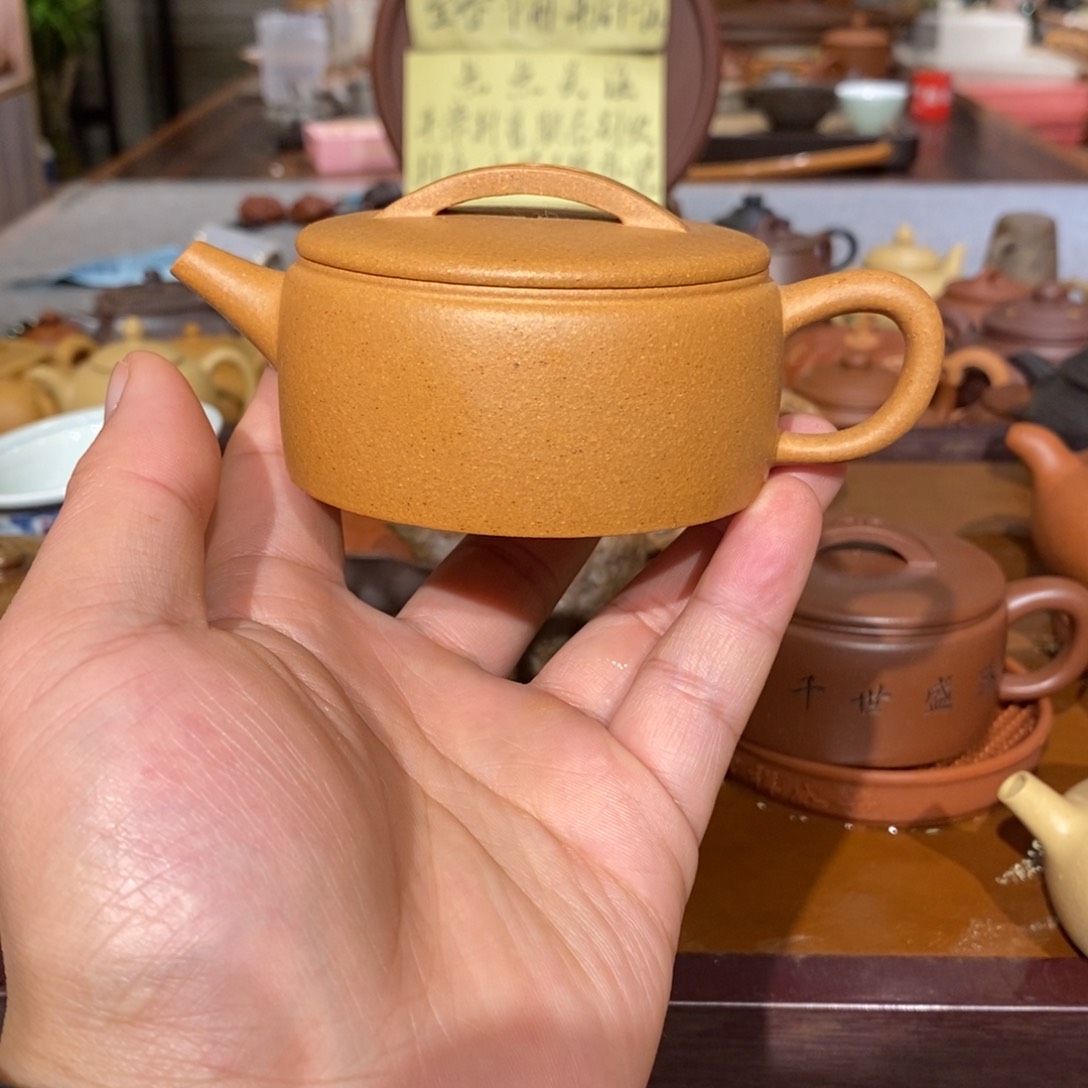 紫砂茶壶金黄段泥精工半手汉瓦