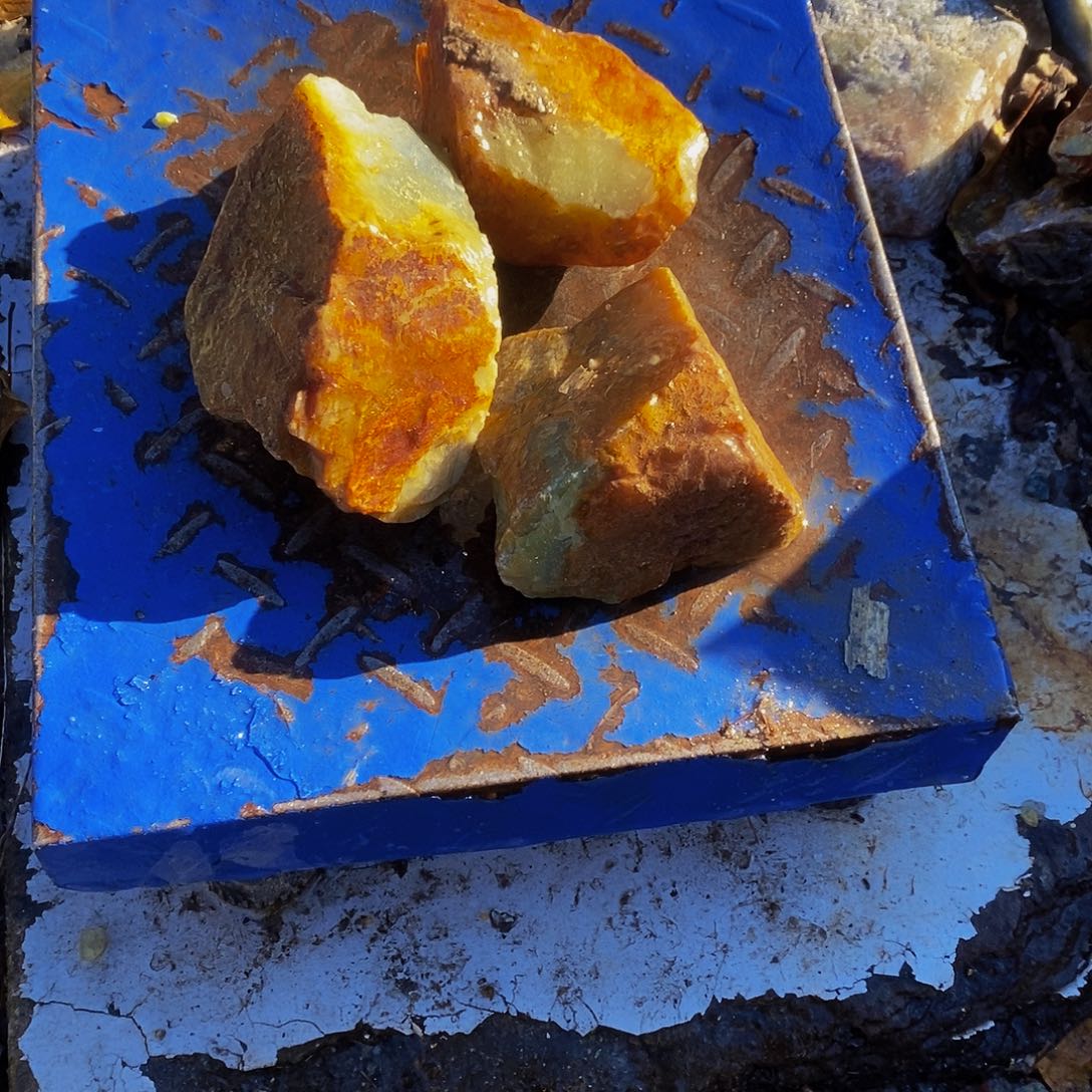 未镶嵌蛇纹石玉珠宝奇石