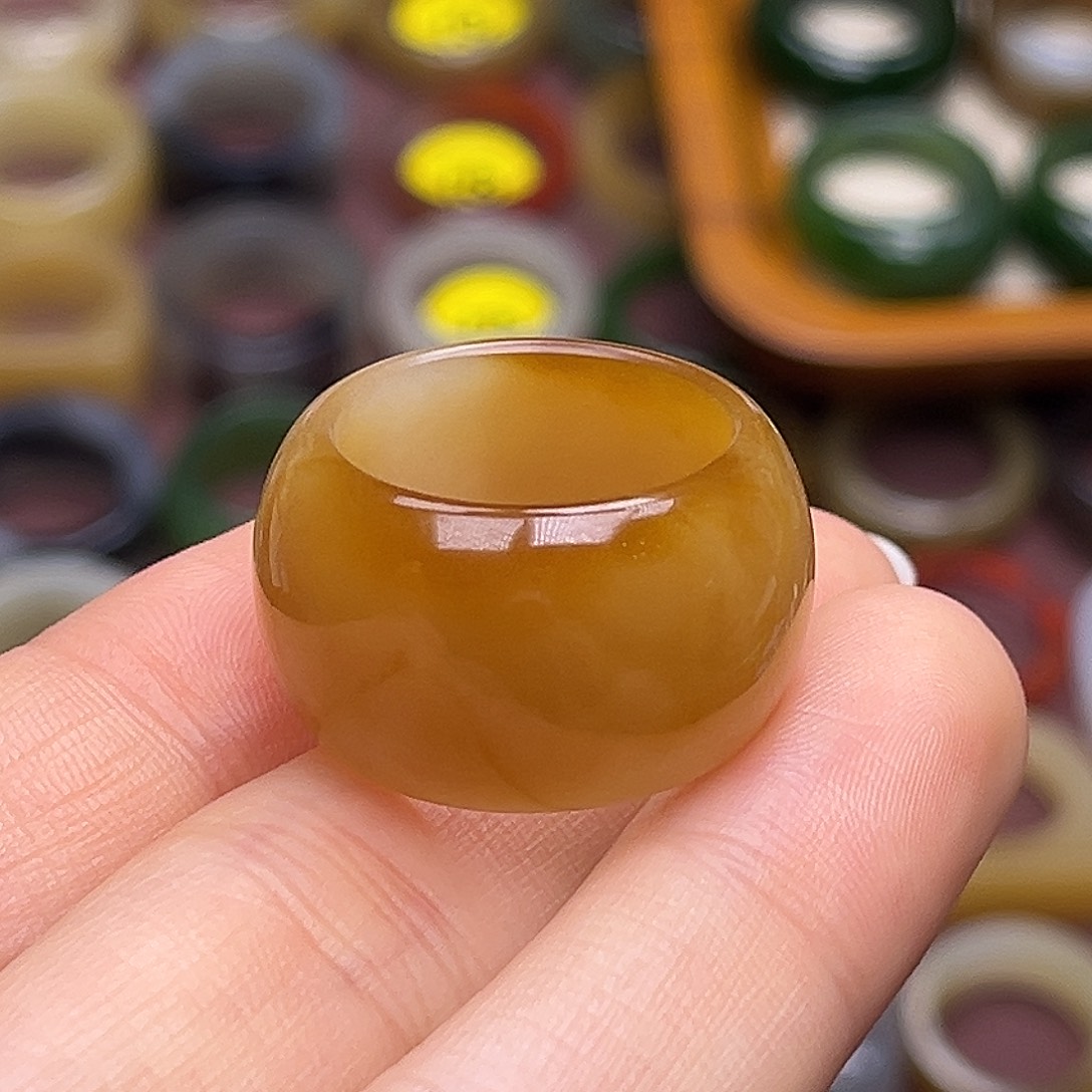 和田玉未镶嵌戒指18.4蜂蜜罐罐