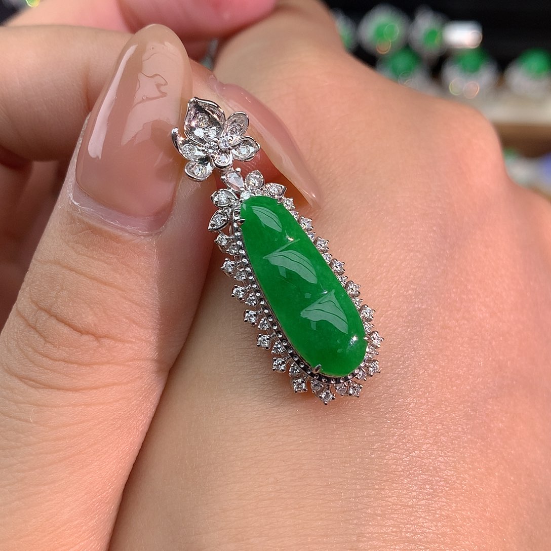 翡翠颈饰18K金镶嵌111111