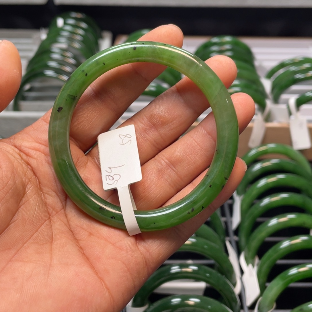 未镶嵌手镯和田玉（碧玉）