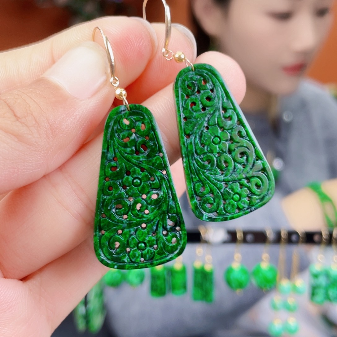 翡翠18K金镶嵌耳饰