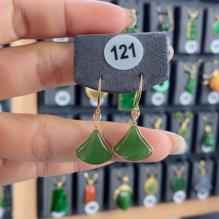 和田玉18K金镶嵌耳饰