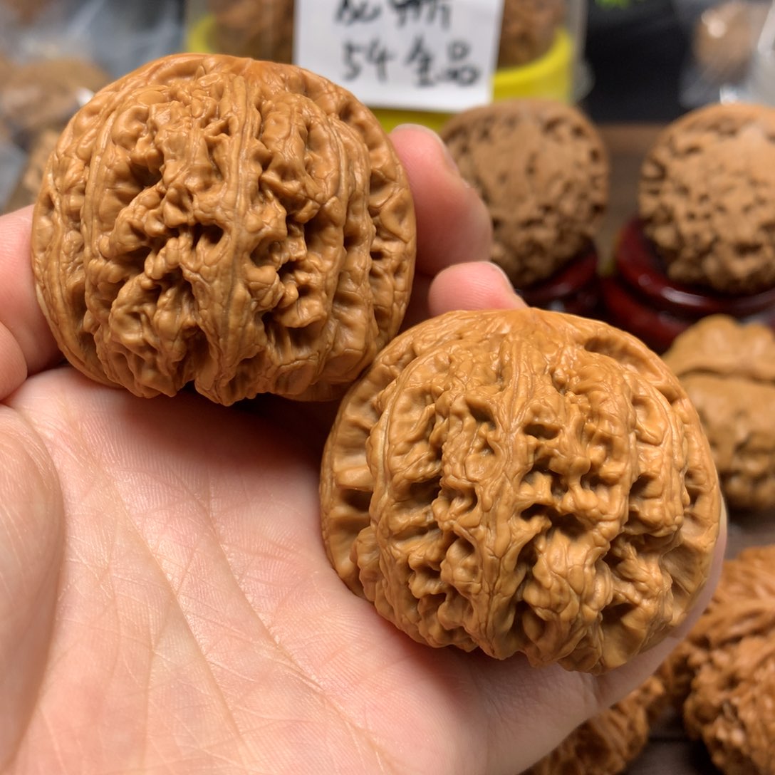 文玩核桃吊坠46粗筋