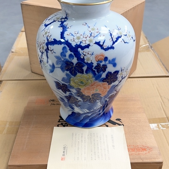 精品瓷器。              