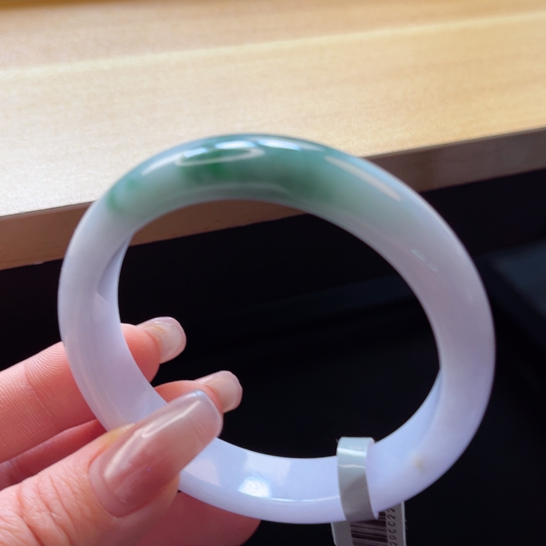 翡翠手镯未镶嵌手镯