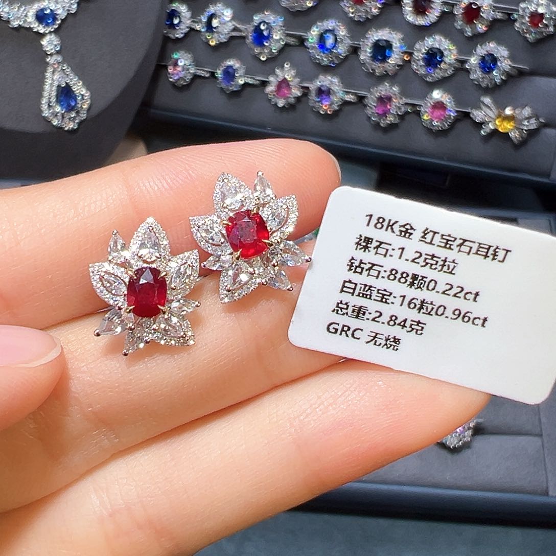 红宝石耳钉18K金镶嵌