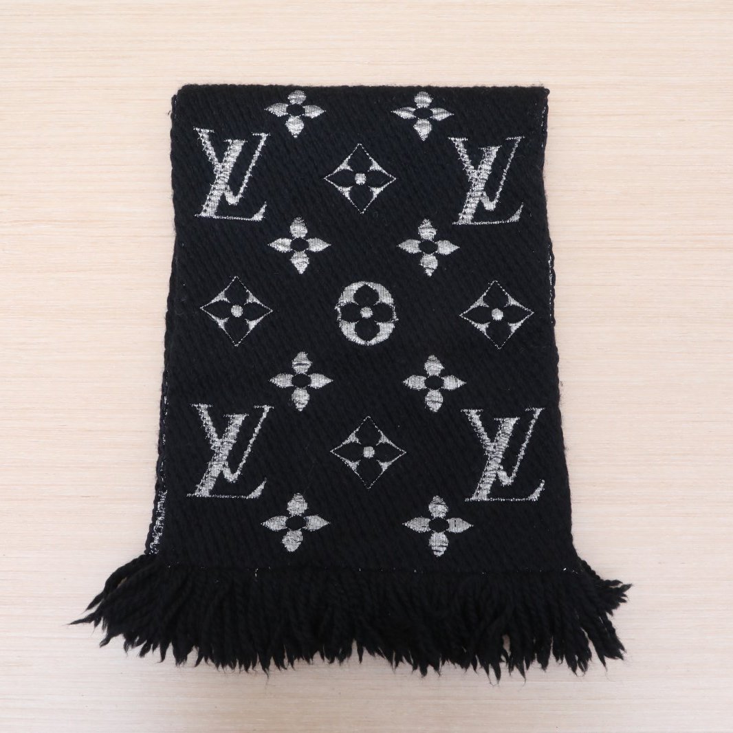 99新 LouisVuitton/路易威登 小花柳 黑色 羊毛 女士围巾 亮线款