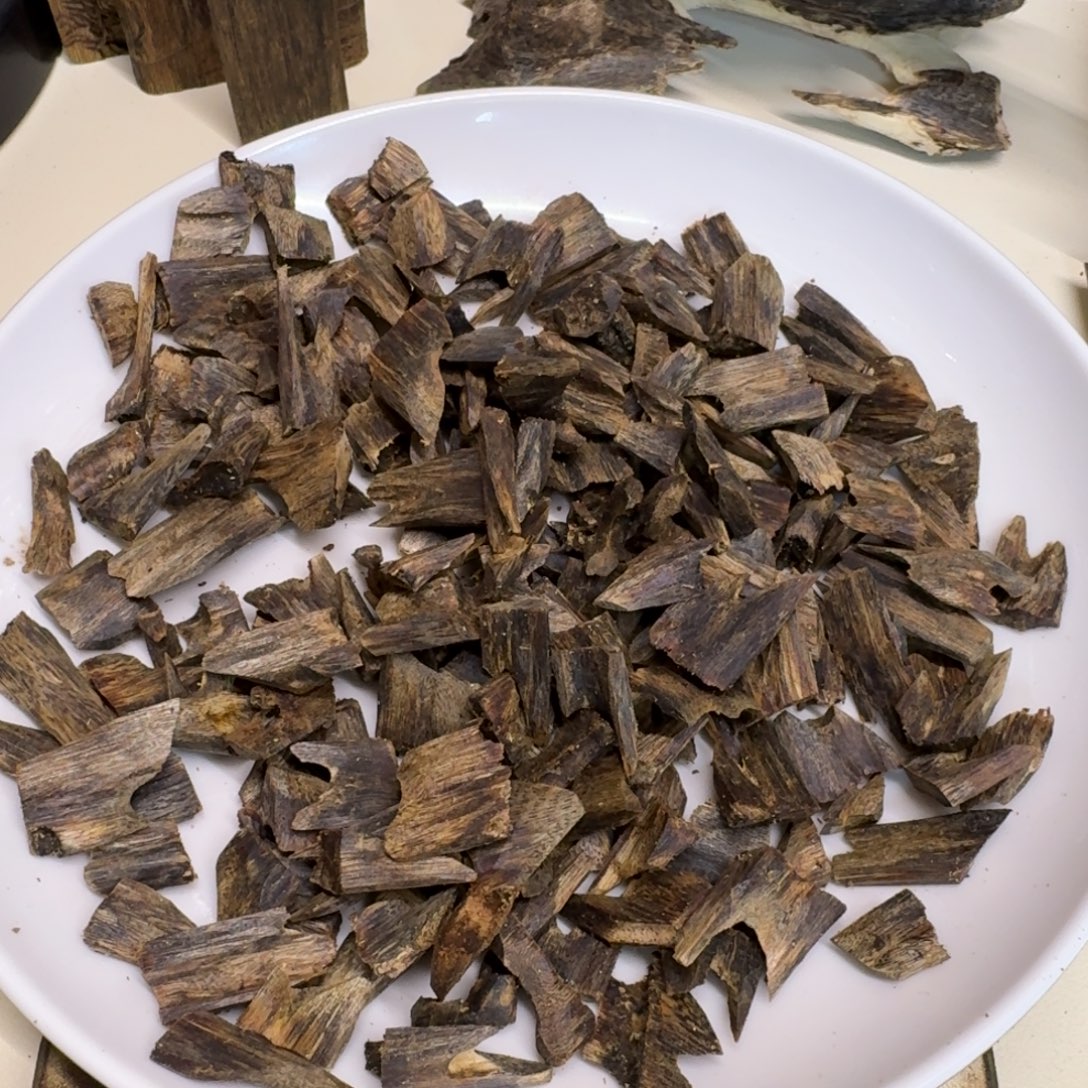 平***衡沉香碎屑沉香蓝宝石高油小块料101克