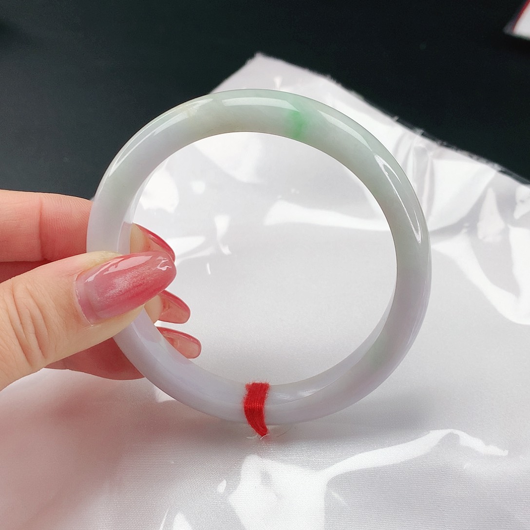 翡翠手镯未镶嵌翡翠127