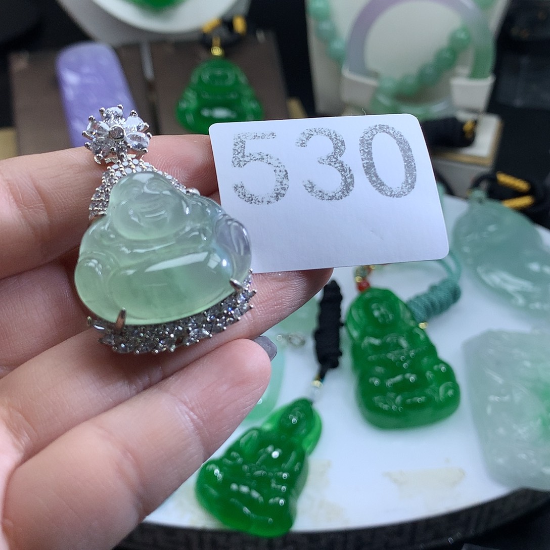 翡翠未镶嵌吊坠(赠链)