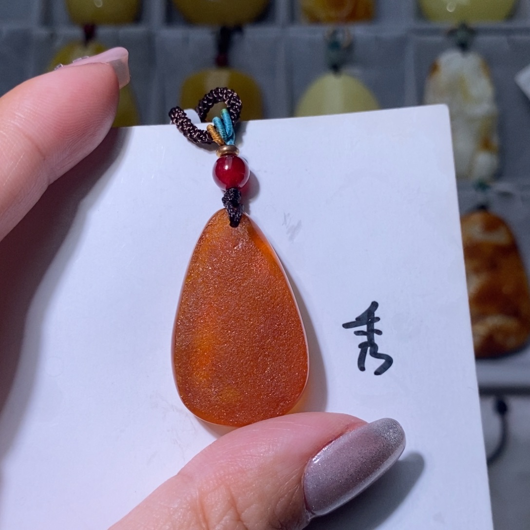 琥珀珠宝奇石未镶嵌