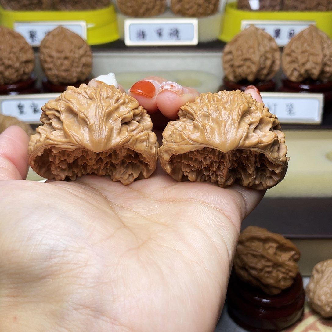 把件文玩核桃蛇王47左右