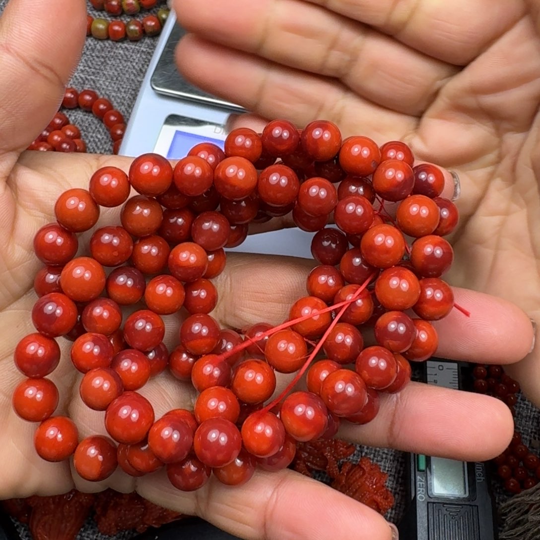 董***长南红玛瑙未镶嵌手链