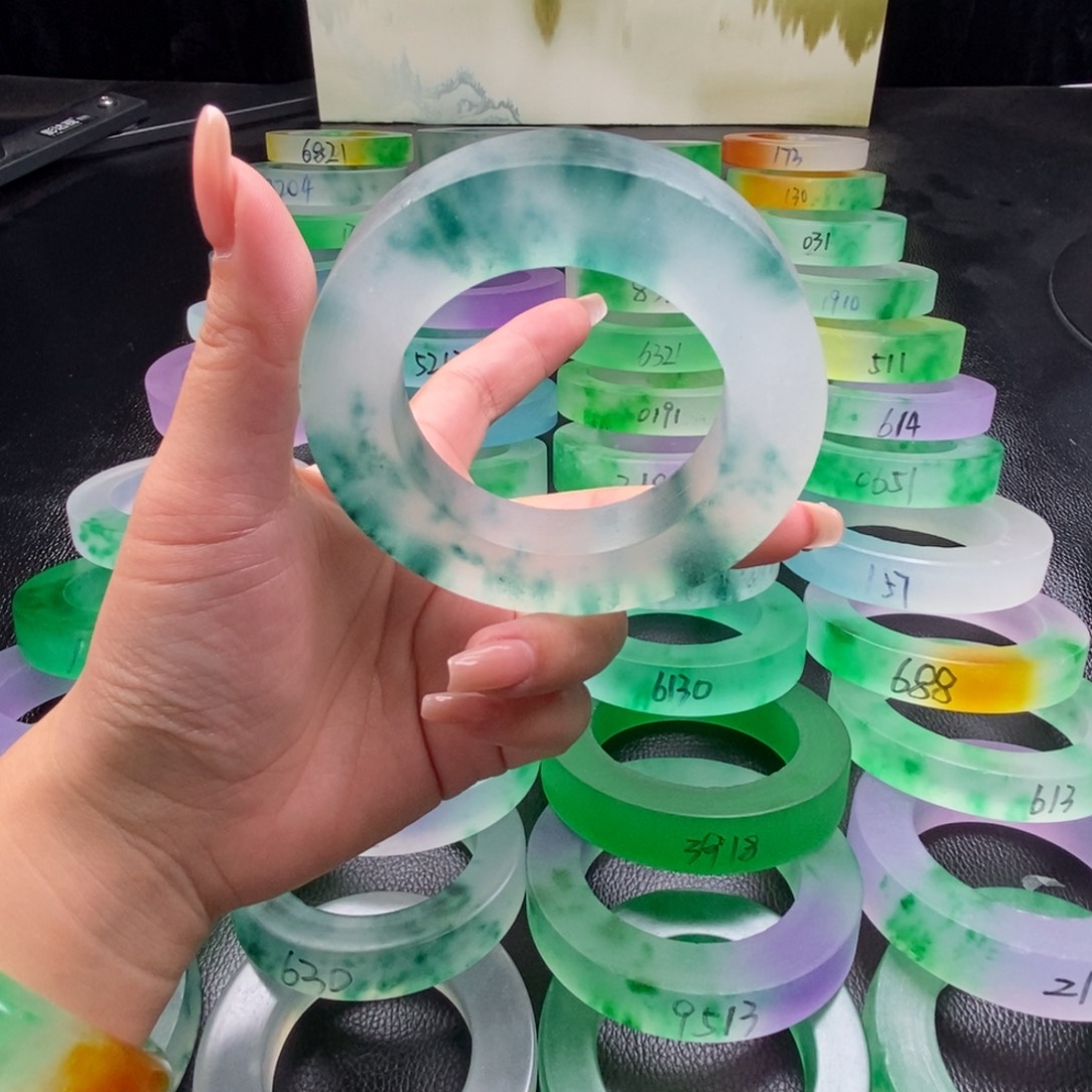 守***信玉百搭时尚独龙翠手镯