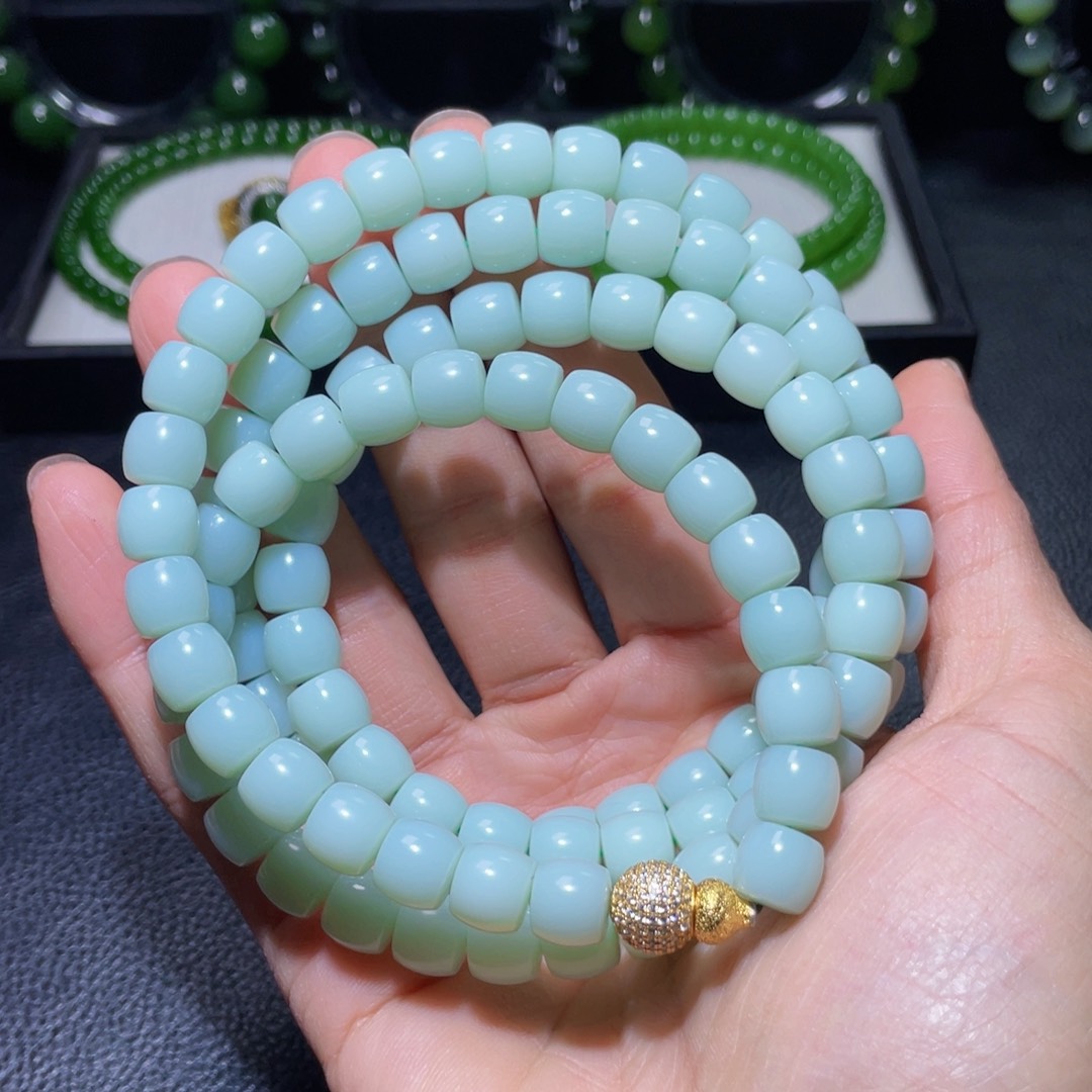 斑***马和田玉未镶嵌挂件