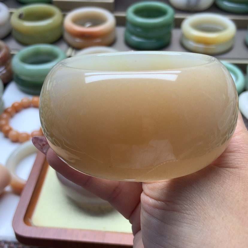 【闪购商品】石英质玉手镯未镶嵌栀**开