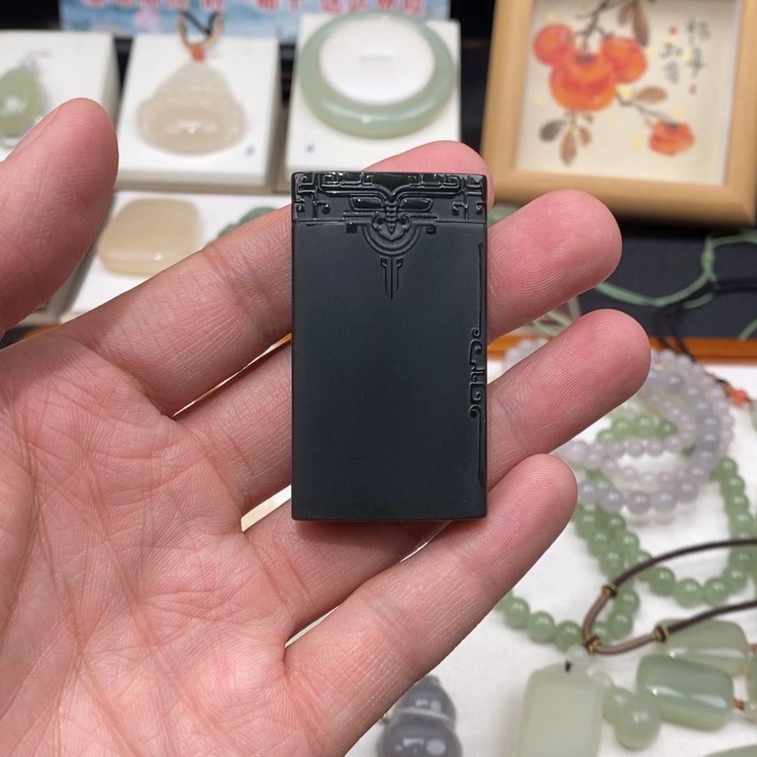 雨***.和田玉未镶嵌颈饰