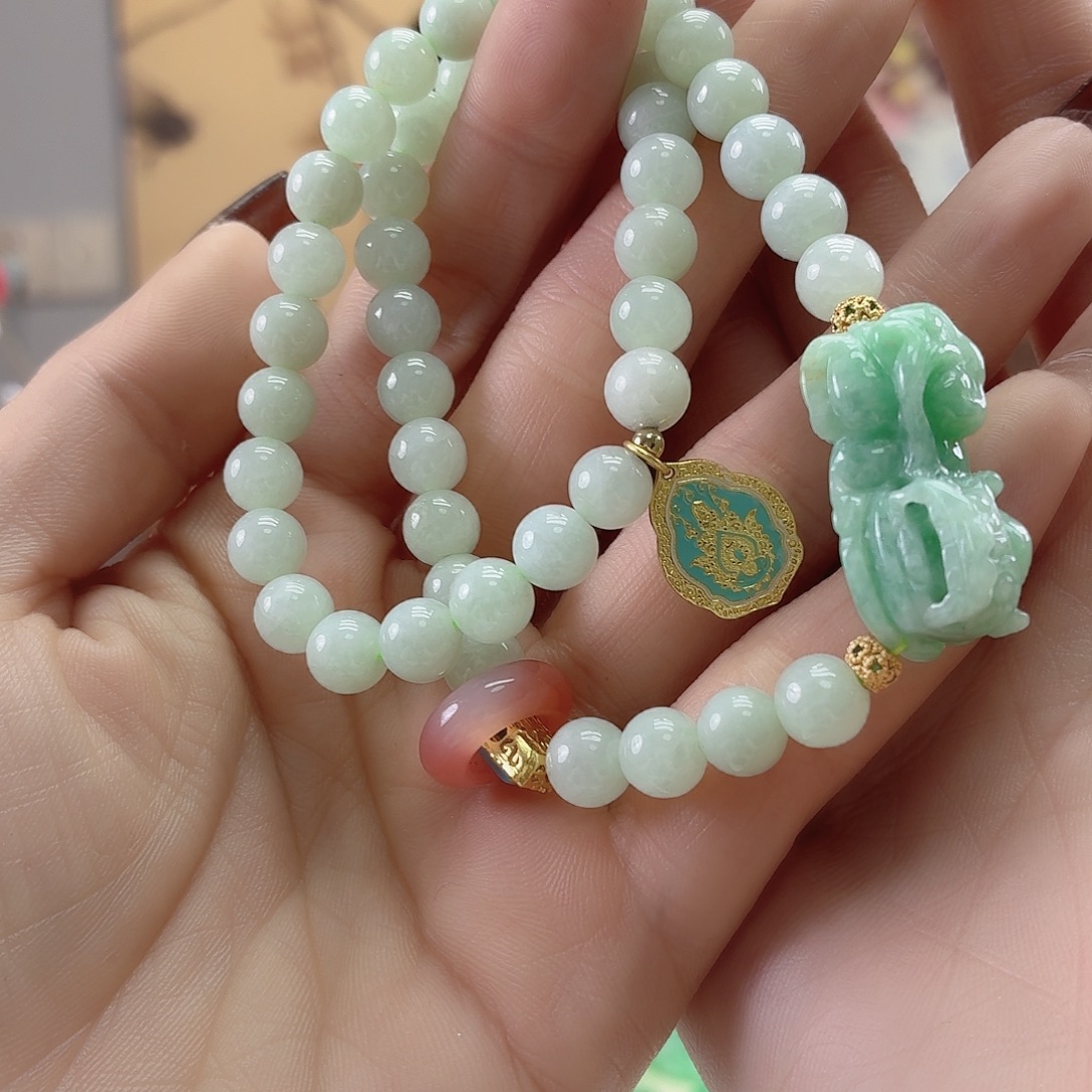 吉***意翡翠未镶嵌颈饰翡翠