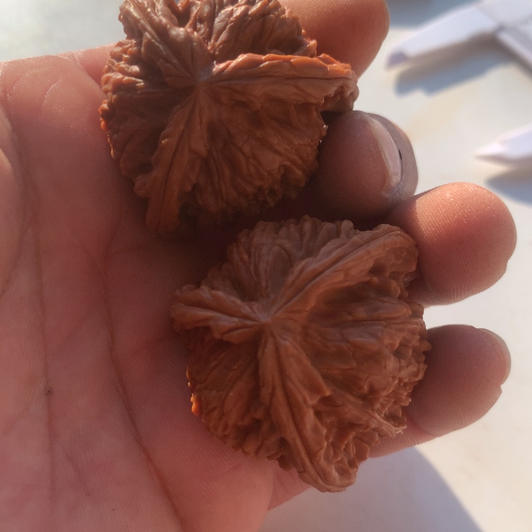 文玩核桃吊坠三棱