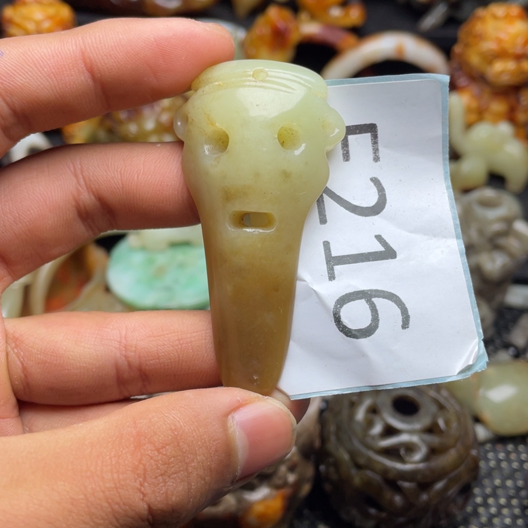 和田玉（糖玉）挂件未镶嵌